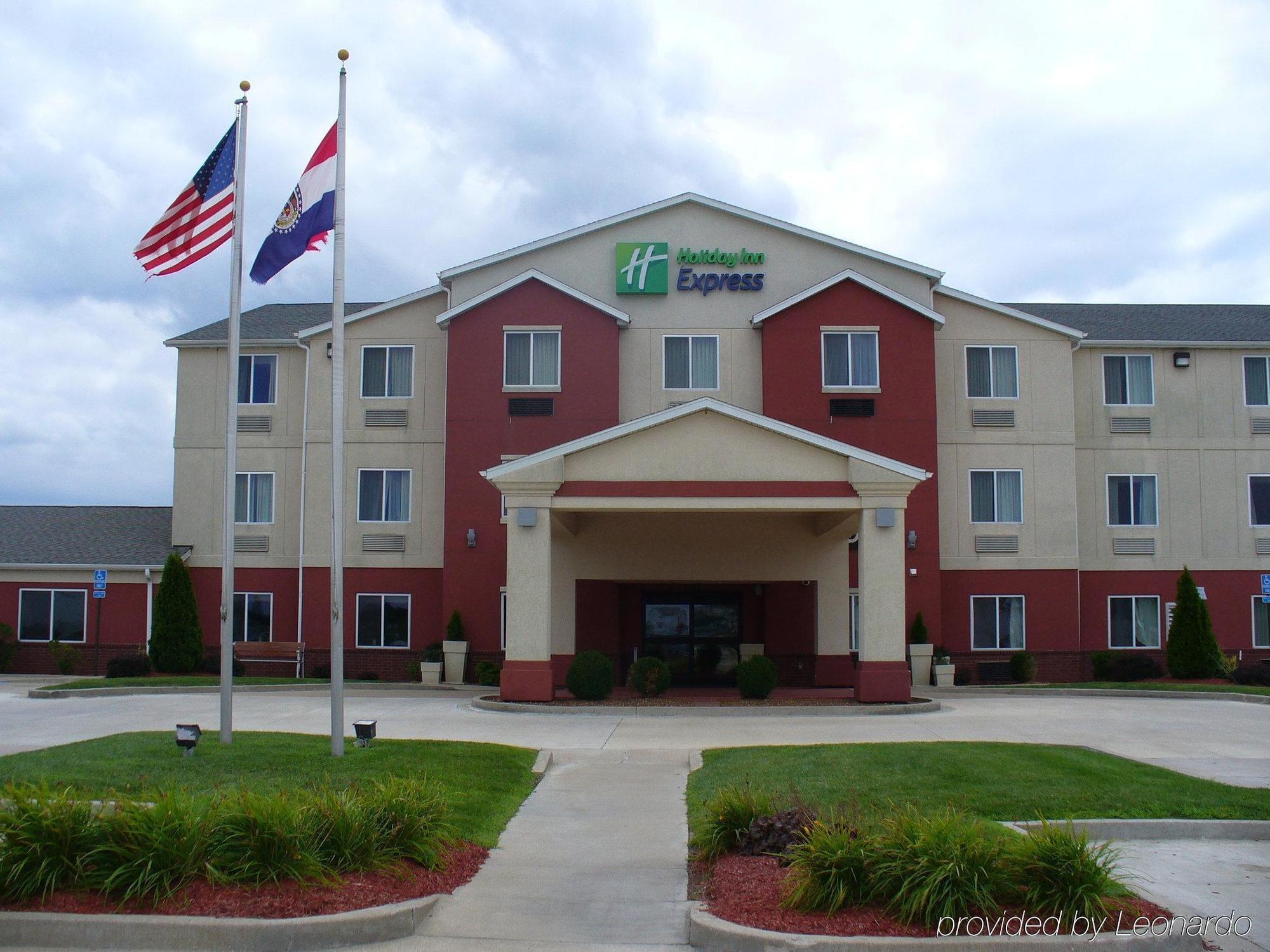 Hotel Baymont By Wyndham Fulton Exterior foto